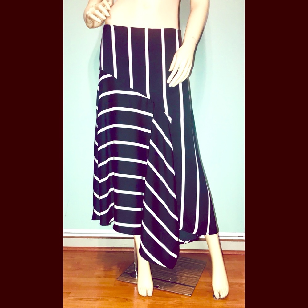 WHO WHAT WEAR • Black skirt w/ white stripes/  NWT